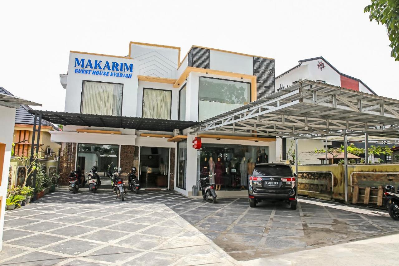 Oyo 90221 Makarim Guest House Syariah Пангкалан Бун Экстерьер фото