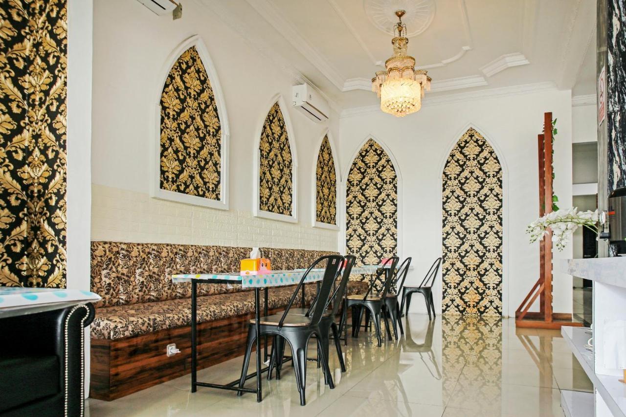 Oyo 90221 Makarim Guest House Syariah Пангкалан Бун Экстерьер фото