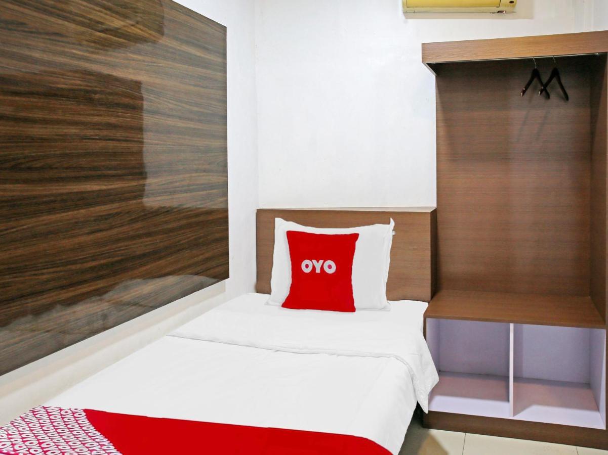 Oyo 90221 Makarim Guest House Syariah Пангкалан Бун Экстерьер фото